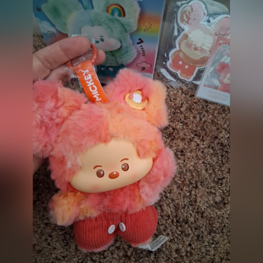 🔥B1G1🔥Disney/Miniso Mickey's Head In The Clouds Comfirmed Red Cloud
